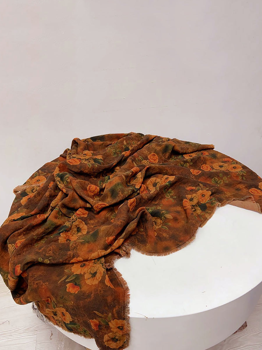 Sciarpa autunnale con fiori etnici e tie-dye da donna