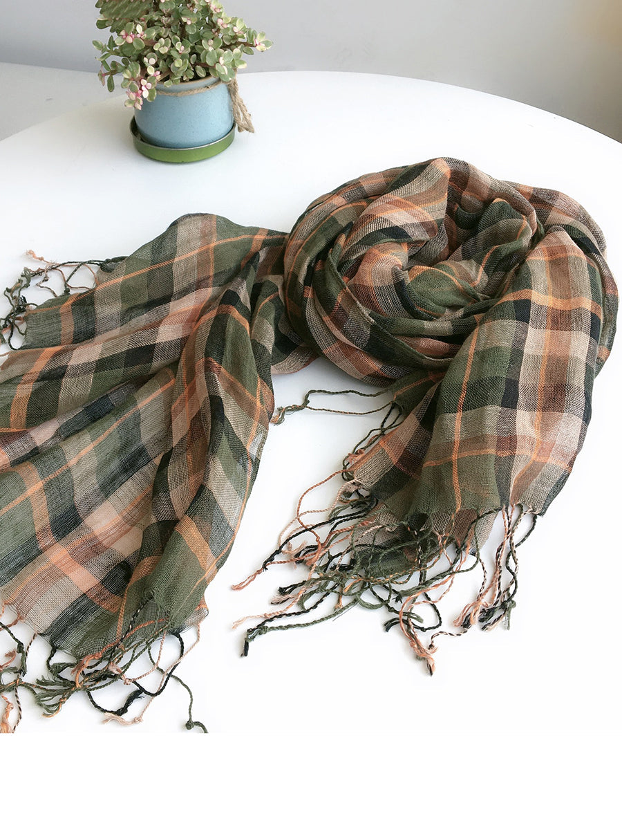 Sciarpa scialle con nappe in lino a quadri estivi da donna