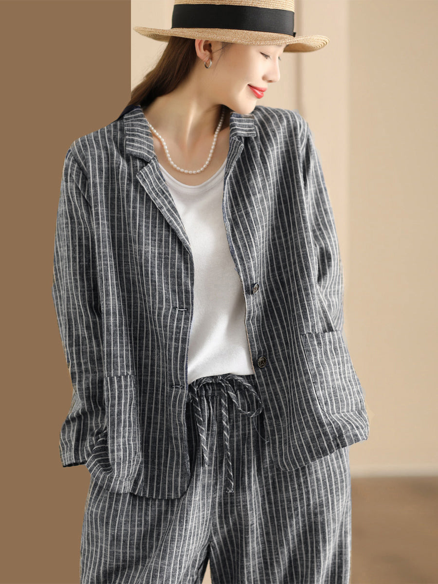 Camicia e pantaloni in lino primaverile a righe vintage da donna
