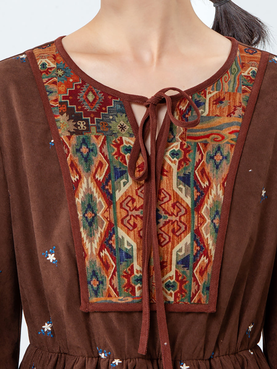 Abito midi con lacci geometrici e tasca vintage