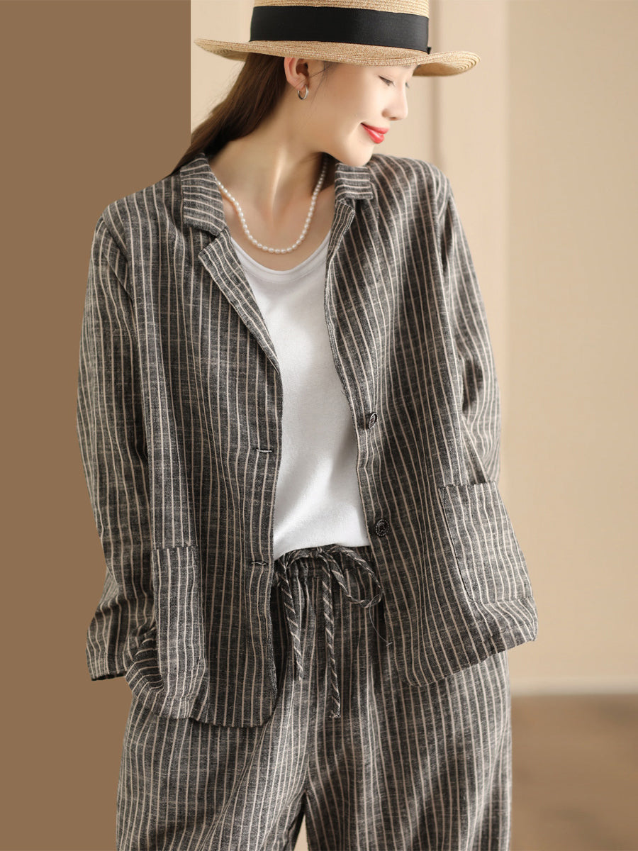 Camicia e pantaloni in lino primaverile a righe vintage da donna