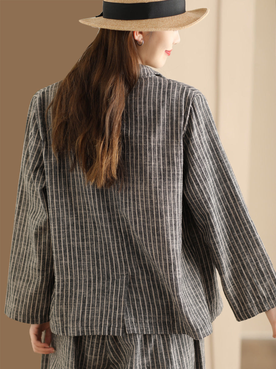Camicia e pantaloni in lino primaverile a righe vintage da donna