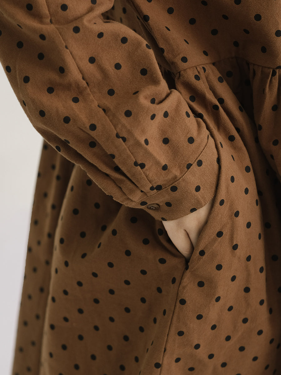Abito da donna vintage a maniche lunghe con pieghe a pois