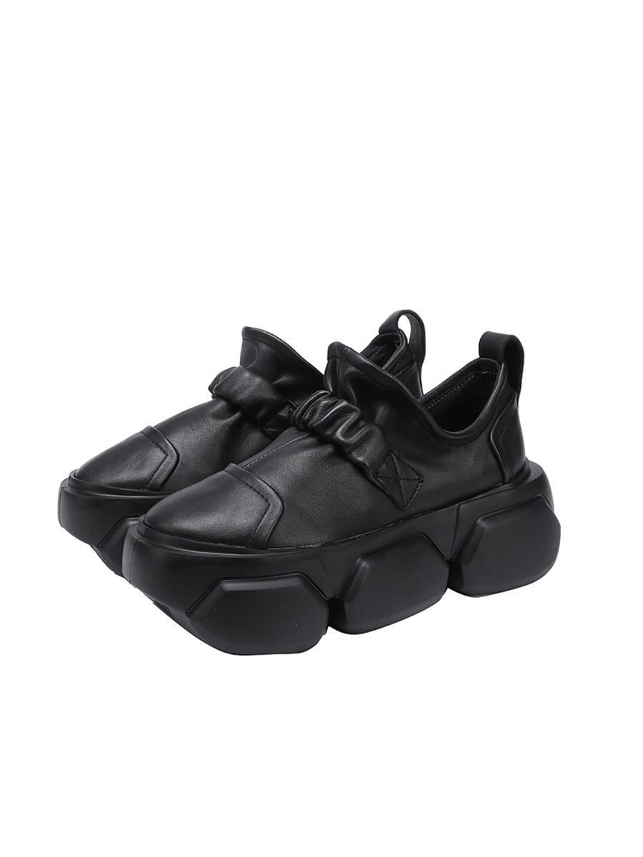 Scarpe con plateau in morbida pelle alla moda per le donne autunnali