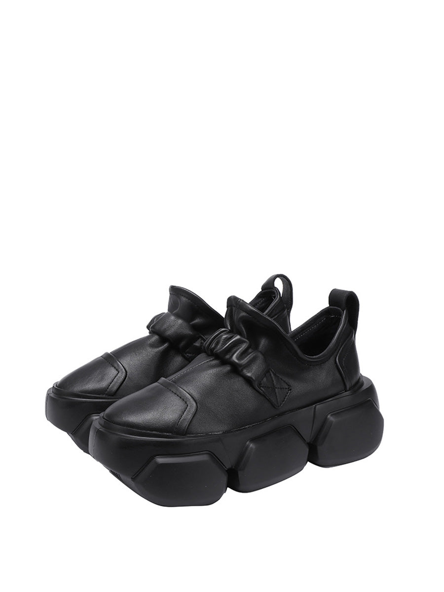Scarpe con plateau in morbida pelle alla moda per le donne autunnali