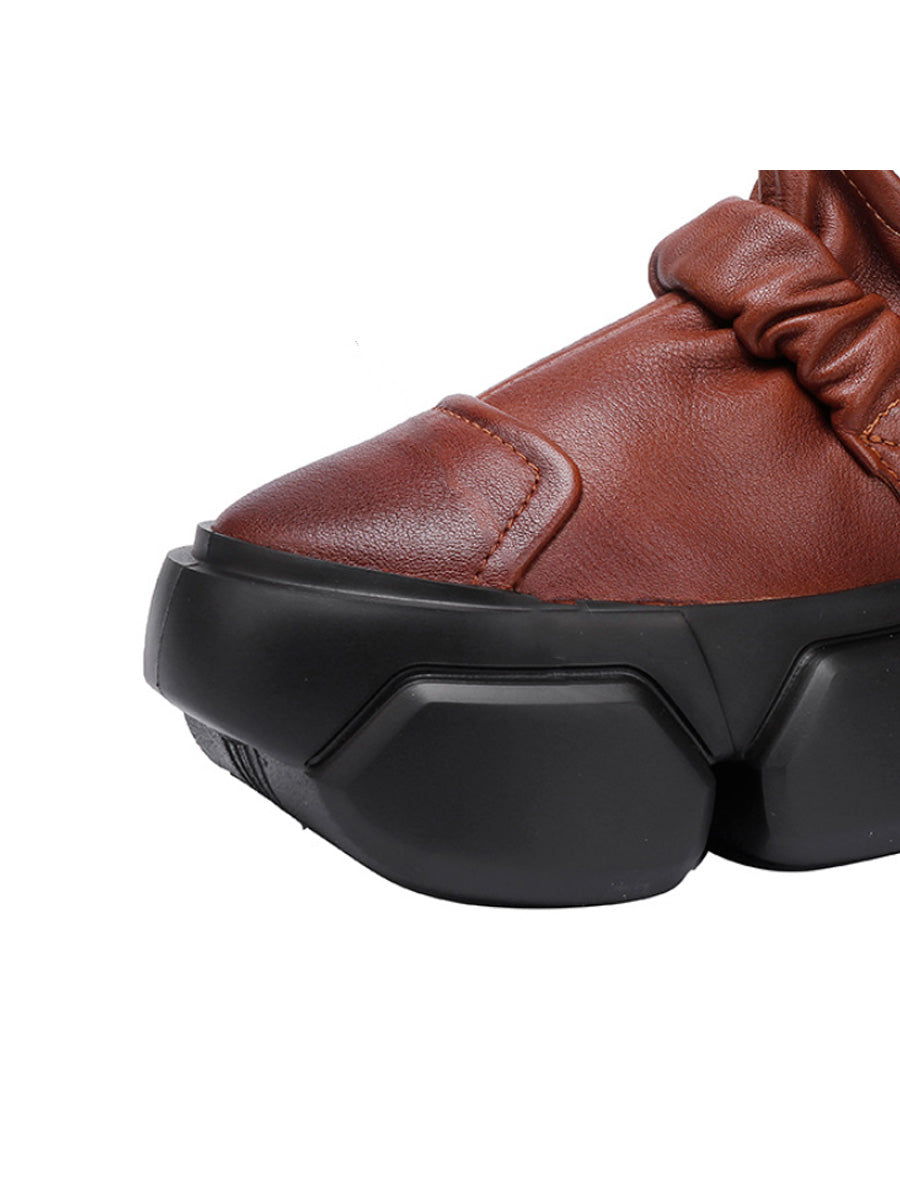 Scarpe con plateau in morbida pelle alla moda per le donne autunnali