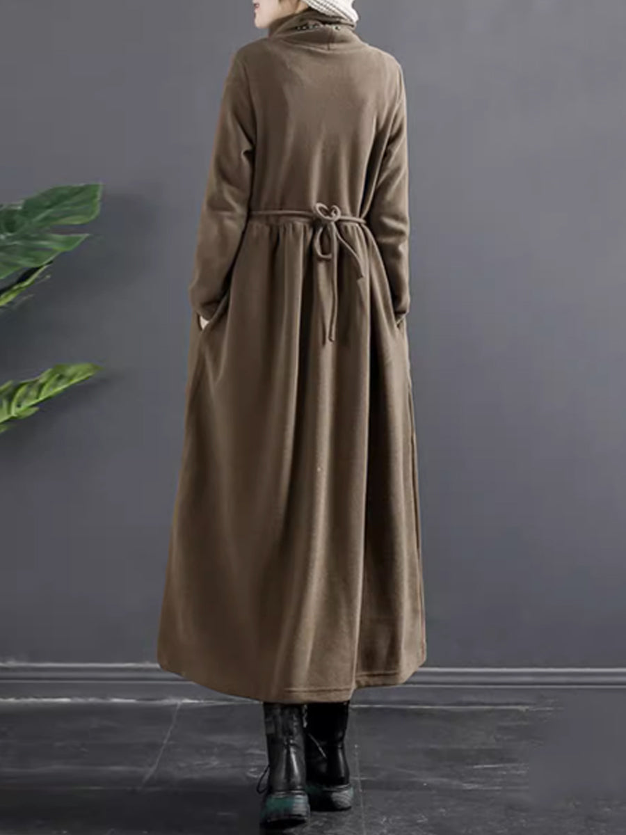 Abito lungo drappeggiato con collo alto in colore puro da donna