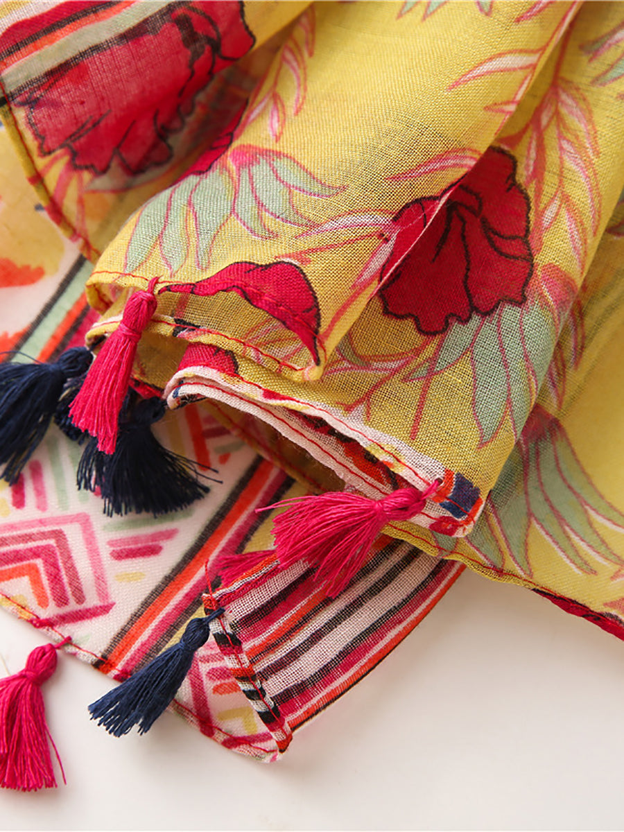 Scialle da viaggio alla moda con nappe e motivi floreali artistici