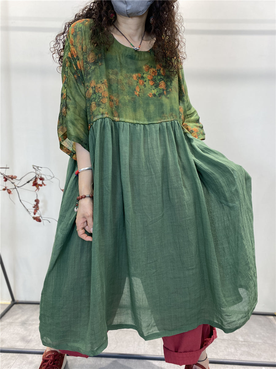 Abito da donna in ramiè con pieghe e fiori retrò