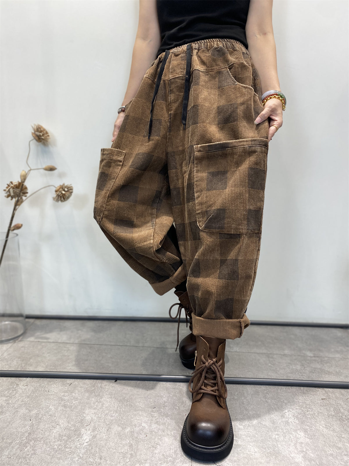 Pantalon sarouel ample en velours côtelé à carreaux rétro pour femme