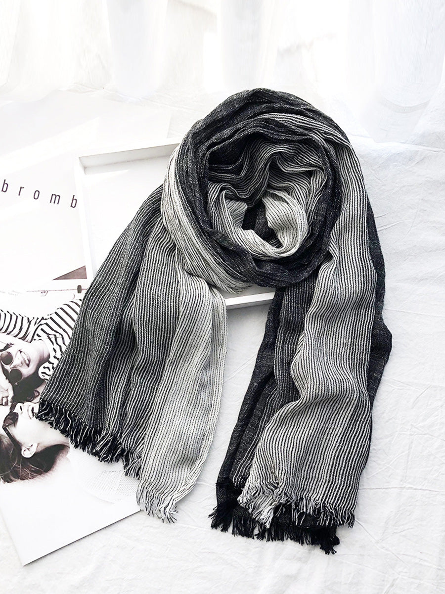 Sciarpa morbida in cotone con nappe a righe artistiche primaverili