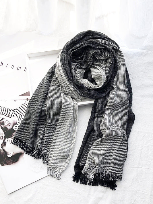Sciarpa morbida in cotone con nappe a righe artistiche primaverili