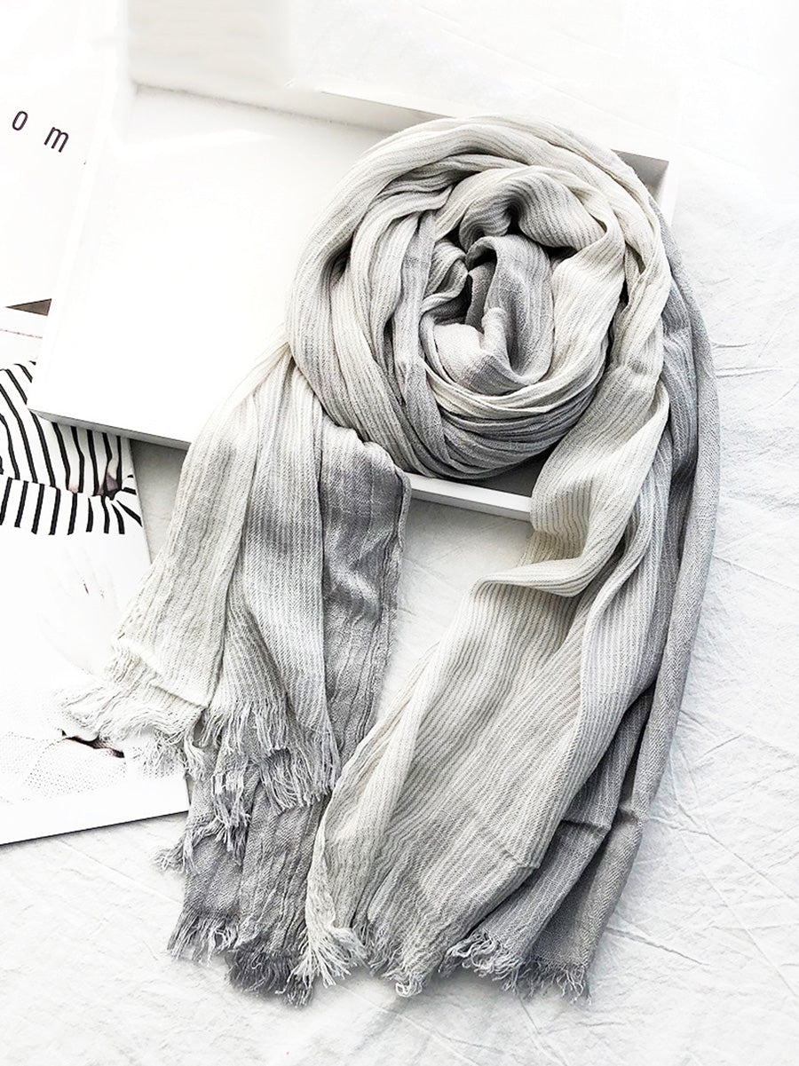 Sciarpa morbida in cotone con nappe a righe artistiche primaverili