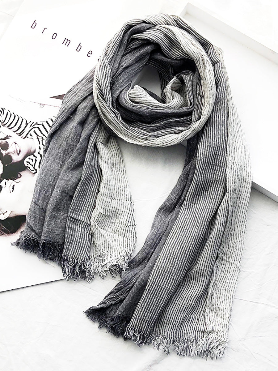 Sciarpa morbida in cotone con nappe a righe artistiche primaverili